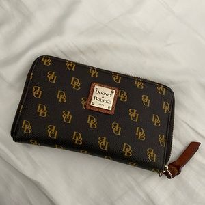 Dooney & Bourke Gretta Wallet